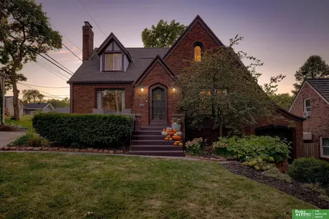 1516 N 51st St, Omaha, NE 68104