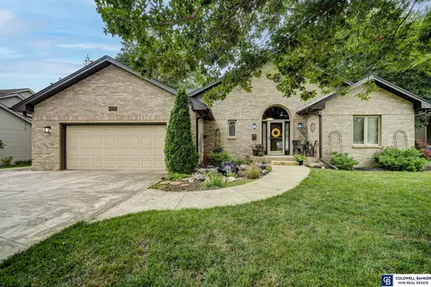4421 Ash Hollow Ct, Lincoln, NE 68516