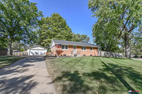 3840 Sewell St, Lincoln, NE 68506