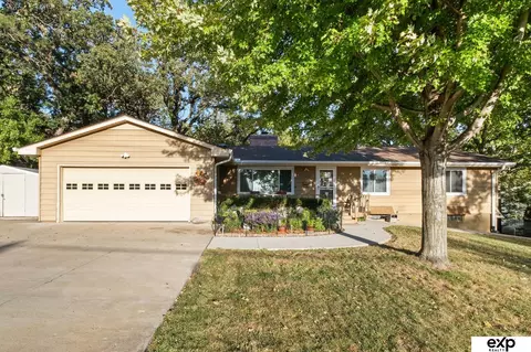 1107 Bellevue Blvd S, Bellevue, NE 68005