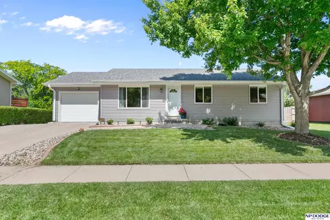 956 N 28 St, Blair, NE 68008