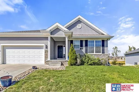 6535 Whitewater Ln, Lincoln, NE 68521