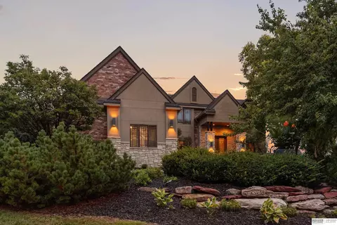 1213 S 184th Cir, Omaha, NE 68130