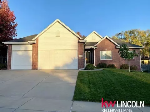 3316 S 81 St, Lincoln, NE 68506