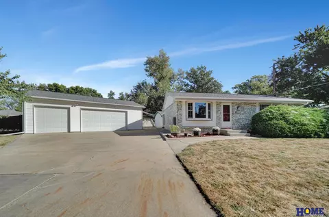 13850 Lancashire St, Waverly, NE 68462