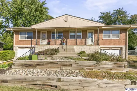 9306 9308 Miami St, Omaha, NE 68134