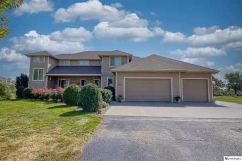 479 Rim Ridge Rd, Plattsmouth, NE 68048