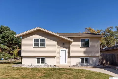 1230 22nd Ave, Council Bluffs, IA 51501