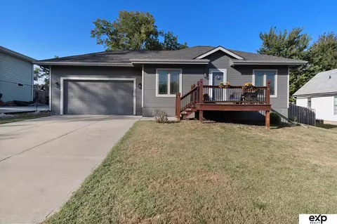 2826 Gertrude St, Bellevue, NE 68147