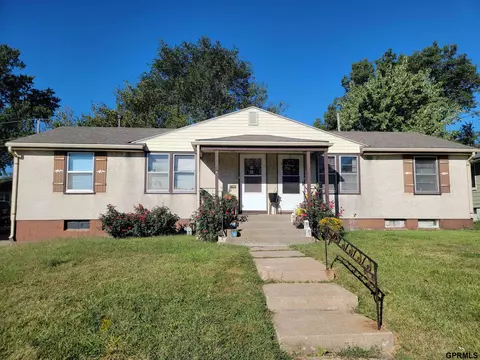 3014 S 41 St, Omaha, NE 68105