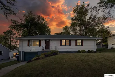1706 Dianne Ave, Bellevue, NE 68005