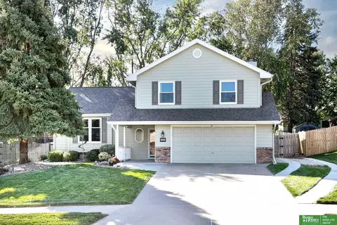 603 Joseph Dr, Papillion, NE 68046
