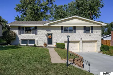 11322 Arbor St, Omaha, NE 68144