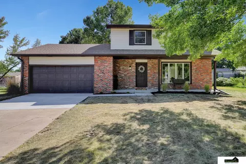 2445 Cheshire S St, Lincoln, NE 68512