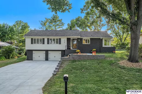 848 S 122 St, Omaha, NE 68154
