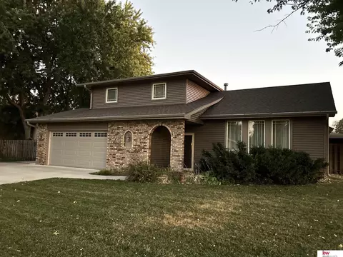 2005 Park Place Dr, Fremont, NE 68025