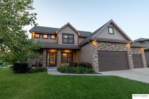 2132 S 192nd Ave, Omaha, NE 68130