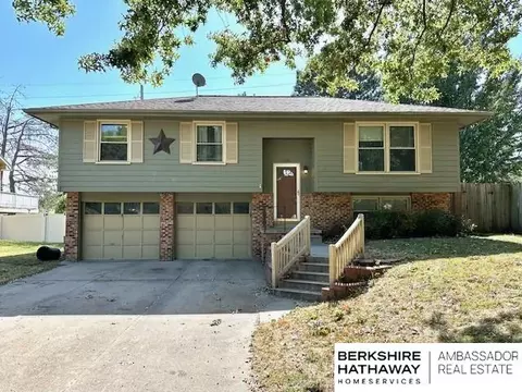 6795 S 75 St, Ralston, NE 68127