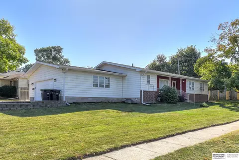 6605 S 42nd St, Omaha, NE 68107