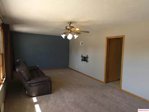 1704 Washington St, Beatrice, NE 68310 photo 5