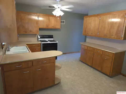 1704 Washington St, Beatrice, NE 68310 photo 19