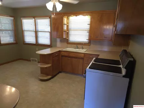 1704 Washington St, Beatrice, NE 68310 photo 18