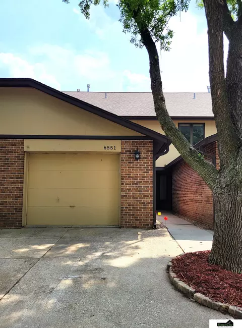 6551 Boxelder Dr, Lincoln, NE 68506