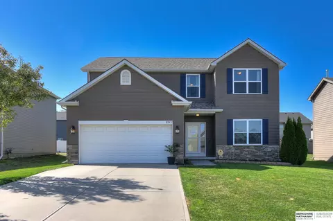 10302 Rosewater Pkwy, Bennington, NE 68007