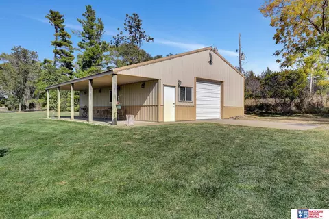 Exterior - 1613 N 4th Rd, Eagle, NE 68347 photo 4 of 13