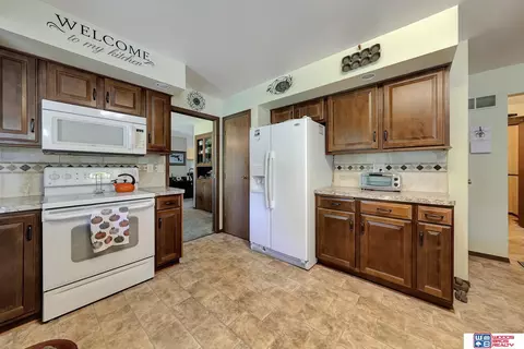 Kitchen - 1613 N 4th Rd, Eagle, NE 68347 photo 2 of 7