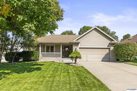 2112 Betsy Ave, Papillion, NE 68133