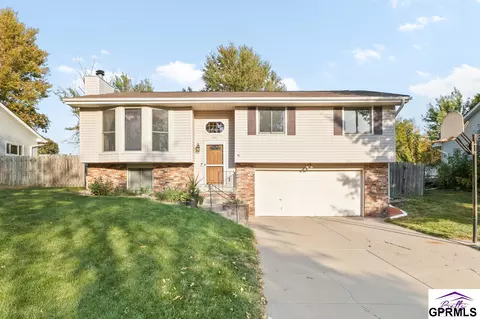 4007 N 212th St, Omaha, NE 68022