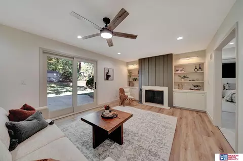 2800 Kucera Dr, Lincoln, NE 68502
