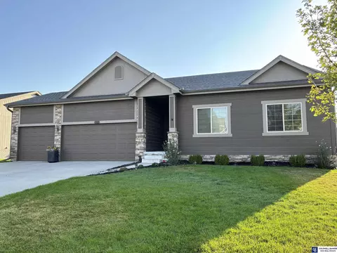 15005 S 20th St, Bellevue, NE 68123