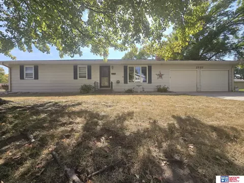 2121 Garfield St, Beatrice, NE 68310