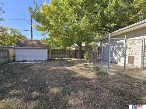 Exterior - 2121 Garfield St, Beatrice, NE 68310 photo 3 of 4