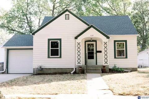 626 N 7th St, Seward, NE 68434