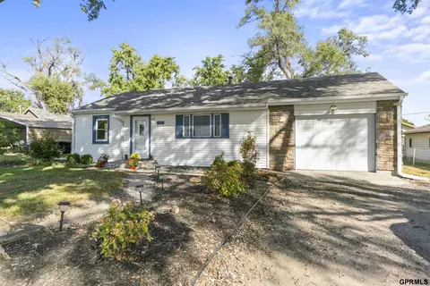 124 E Meigs St, Valley, NE 68064