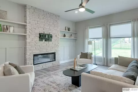 3002 N 181 St, Omaha, NE 68022
