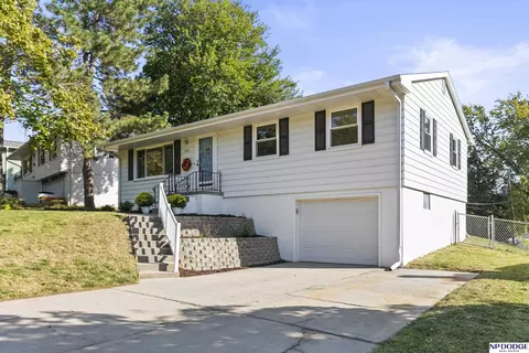 3323 S 127th St, Omaha, NE 68144