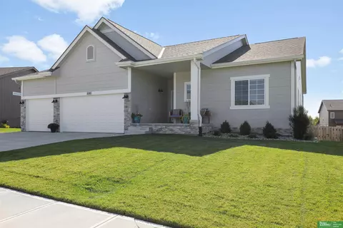16309 Vane St, Bennington, NE 68007