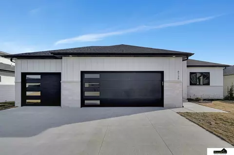 8738 S 80th St, Lincoln, NE 68516