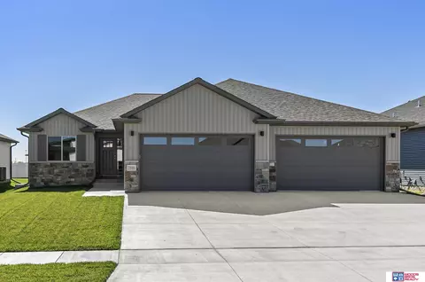 7335 Isidore Dr, Lincoln, NE 68516