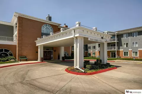 3001 S 51st Street Ct #323, Lincoln, NE 68506