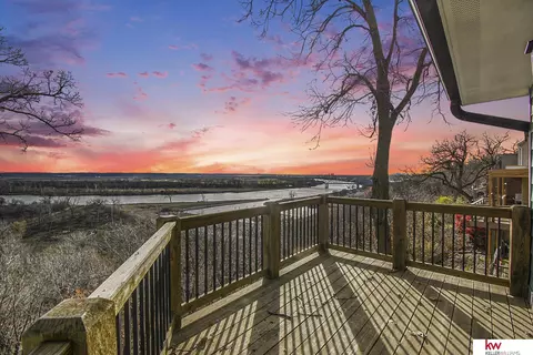 10205 N 29 Ct, Omaha, NE 68112