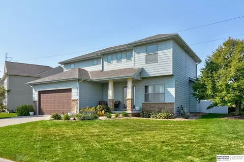 8702 S 167th St, Omaha, NE 68136