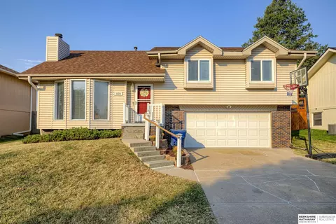 14214 S 35th St, Bellevue, NE 68123