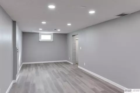 5829 Elm St, Omaha, NE 68106 photo 32