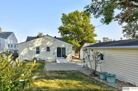5829 Elm St, Omaha, NE 68106 photo 4