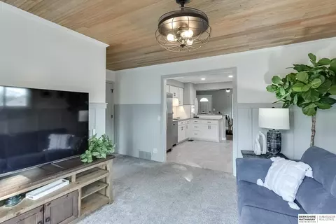 5829 Elm St, Omaha, NE 68106 photo 20